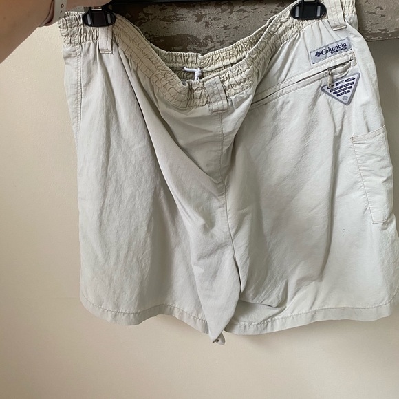 Columbia PFG shorts - Picture 2 of 3